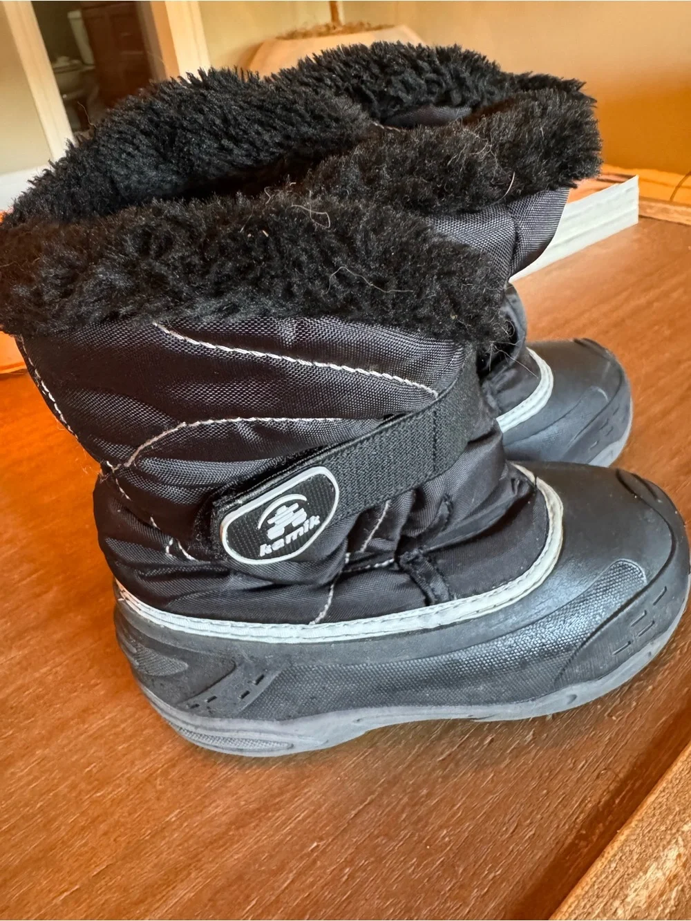 Kamik Black Faux-Fur Lined Snow Boot Label